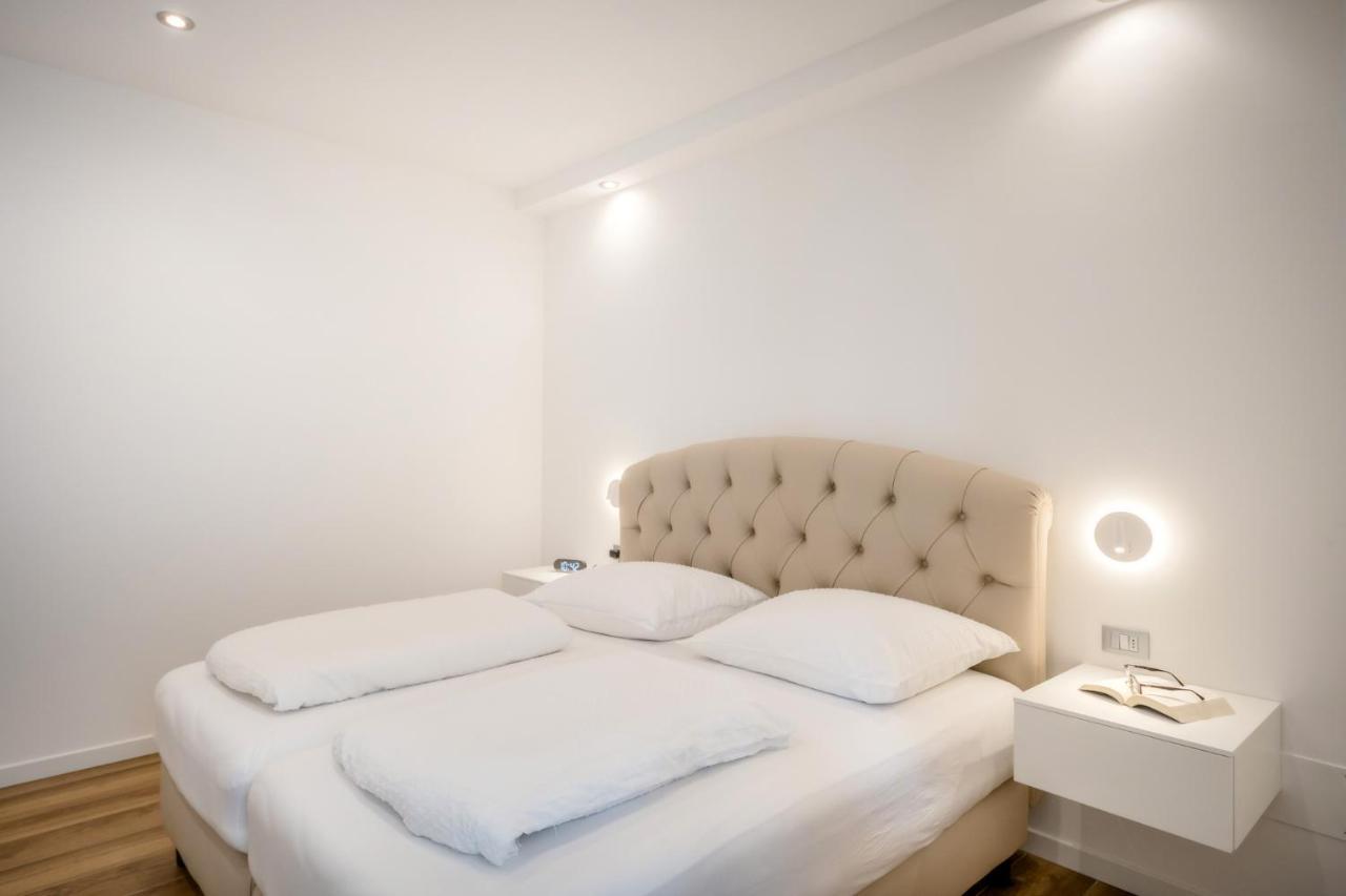 Ferrari Apartments Ponente Каорле Экстерьер фото