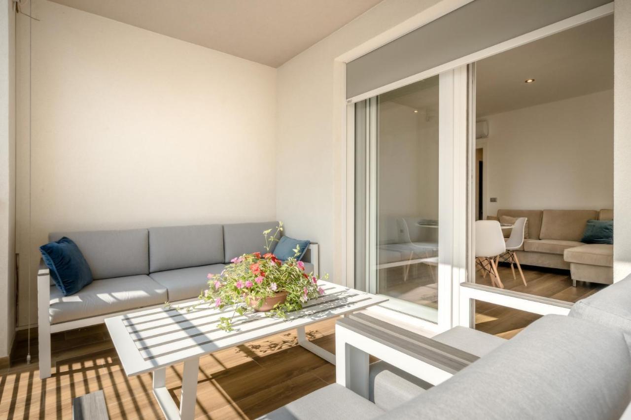 Ferrari Apartments Ponente Каорле Экстерьер фото